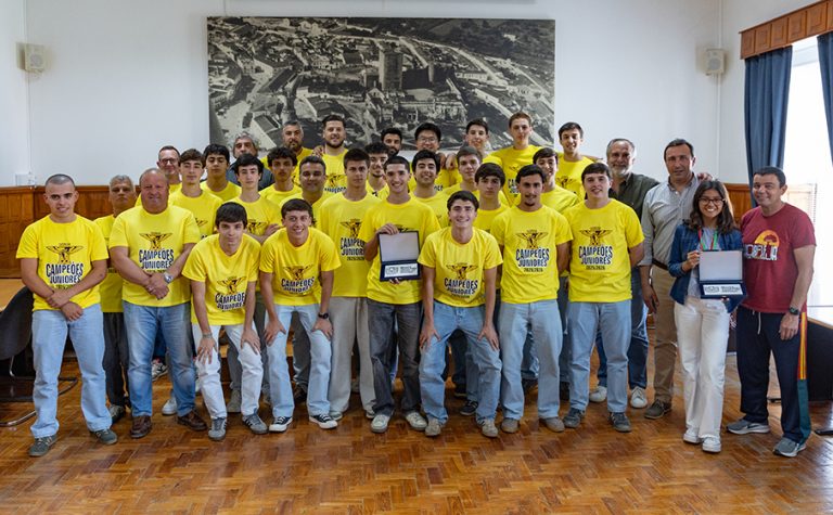 Município de Moura recebe atletas campeões em sessão de homenagem