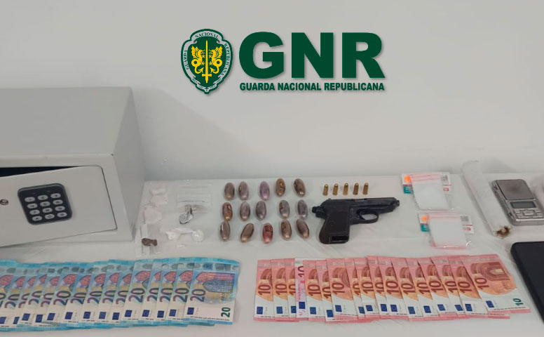 GNR detém dois homens por tráfico de droga em Odemira e apreende haxixe, crack e heroína